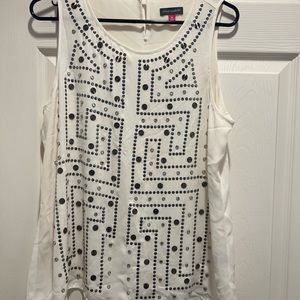 vince camuto sheeveles top embellished size medium